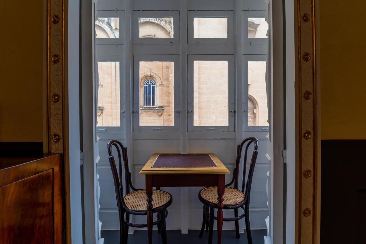 Monreal Boutique Townhouse - R024Rm4 호텔 파올라 외부 사진